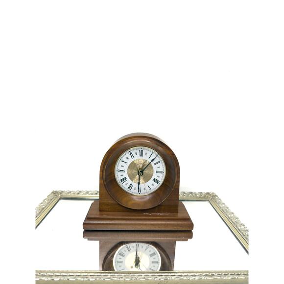 Vintage Mahogany Solid Wood Mantel Clock - Picture 1 of 10